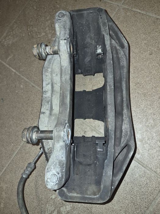 Audi q7 4m zacisk hamulcowy 4 M0 .615.106AR