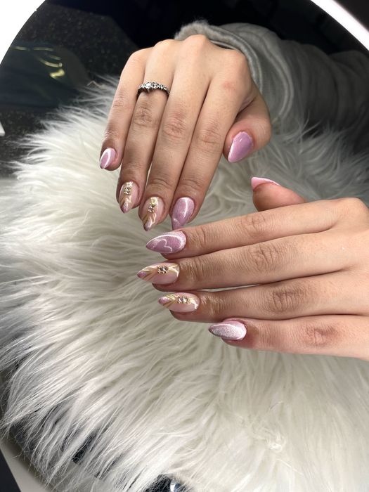 Unhas de gel e acrilico