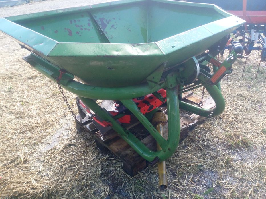 Rozsiewacz nawozu Amazone