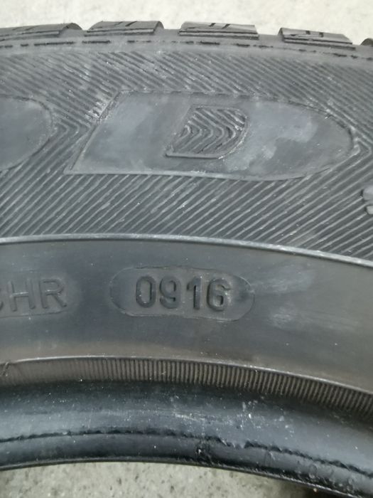Para opon 215/60R16 Goodyear Vector 4Seasons z 2016r