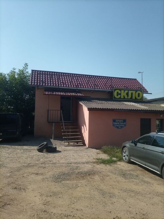Здається  приміщення при  в'їзді  в  гаражний  кооператив  18  пів-кіл