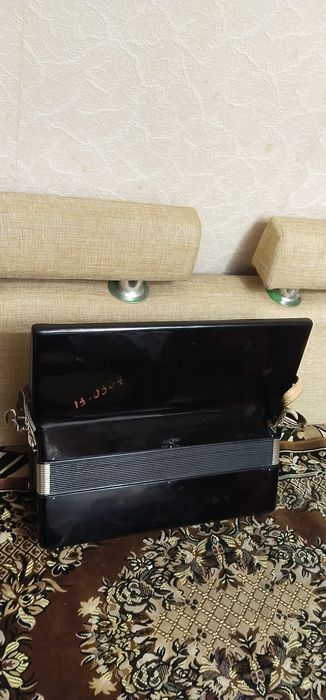 Повний 4/4 німецький акордеон  11+5.