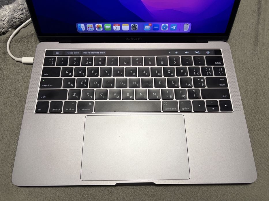 Продам Macbook pro 13” 2016