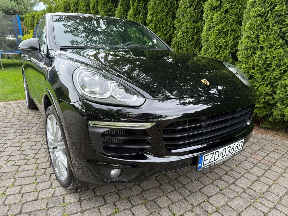 Porsche Cayenne Porsche Cayenne – diesel, luksusowy SUV klasy premium,