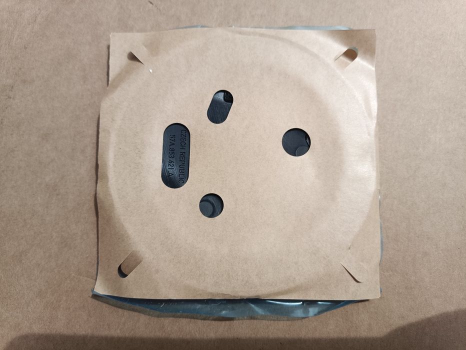 Skoda KAROQ emblemat znaczek logo nowy orginał wysyłka