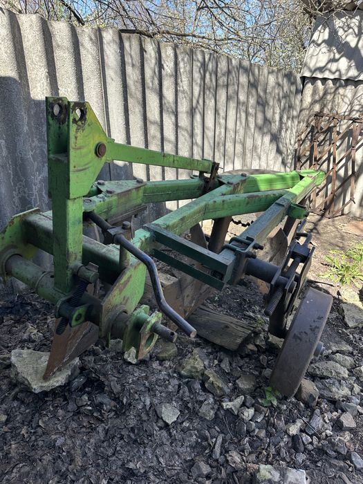 Продам 3 корпусний плуг 3 х 30
