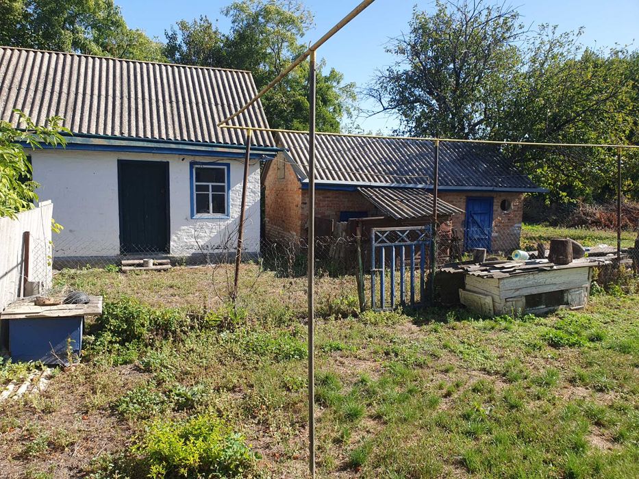 Продаж будинку в селі