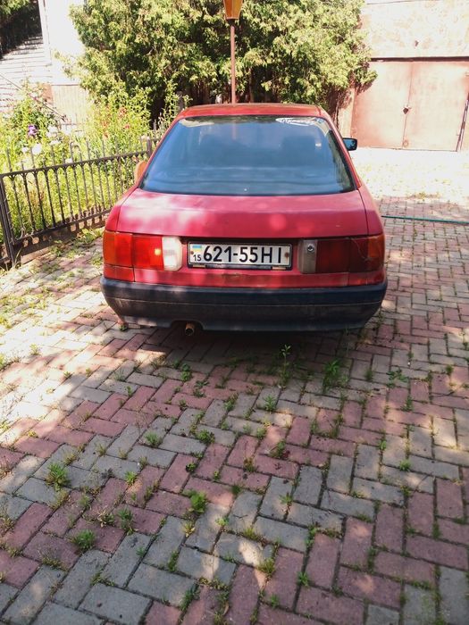 Ауді 80 1987р газ ,бензин 1.6 об'єм на ходу не потребує капітал.вклад.