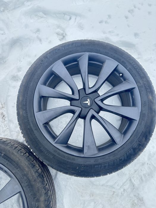 Продам диски та резину R 20 tesla Y , 3