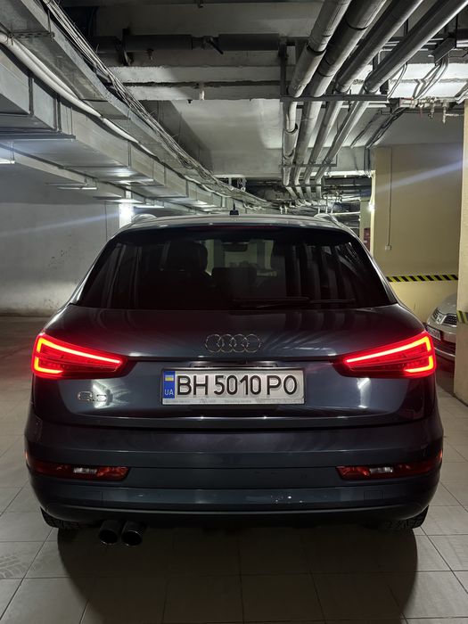 Audi q3  S  line