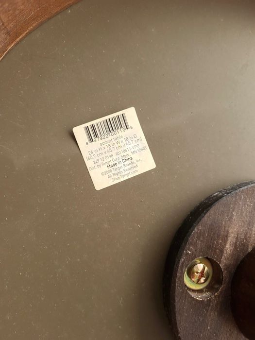 Mesa de apoio redonda com tampo em mármore - 45 cm