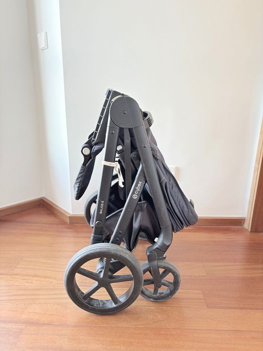 Carrinho Cybex Balios S com assento reversível