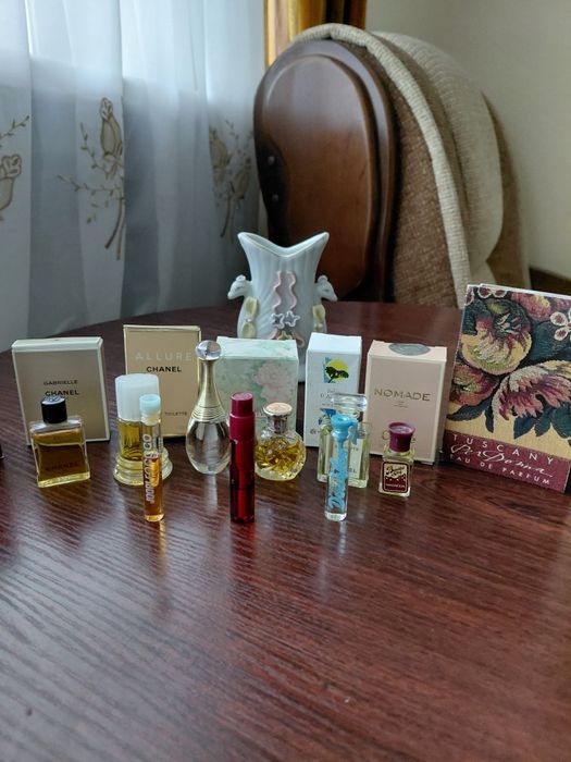 Вінтажні й сучасні мініатюри Chanel, Dior, Chloe, Biadgotti, Ives Roch