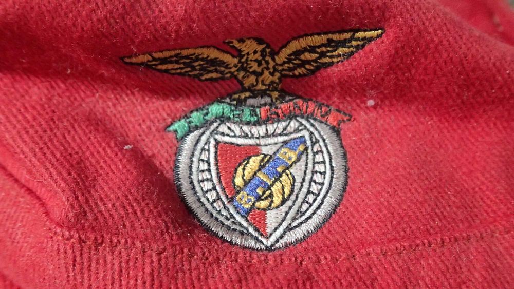 Chapéu do Sport Lisboa e Benfica