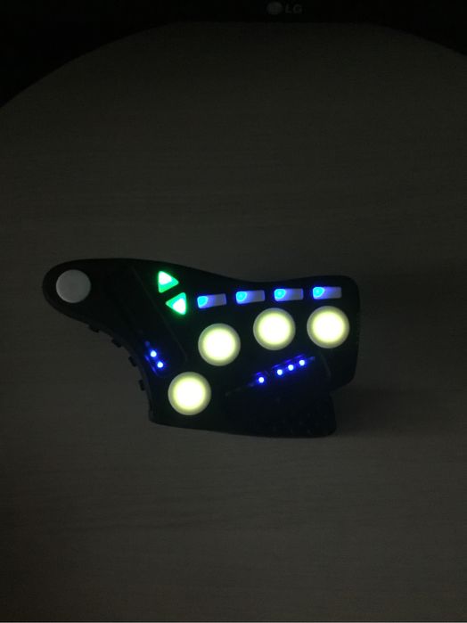 Livid Guitar Wing музичний контроллер для гітари з акселерометром