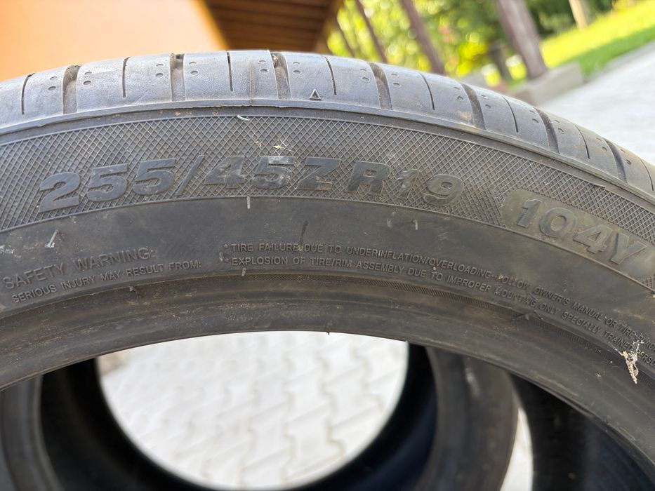 Sprzedam letnie opony goodride 245/45/19 w dobrym stanie