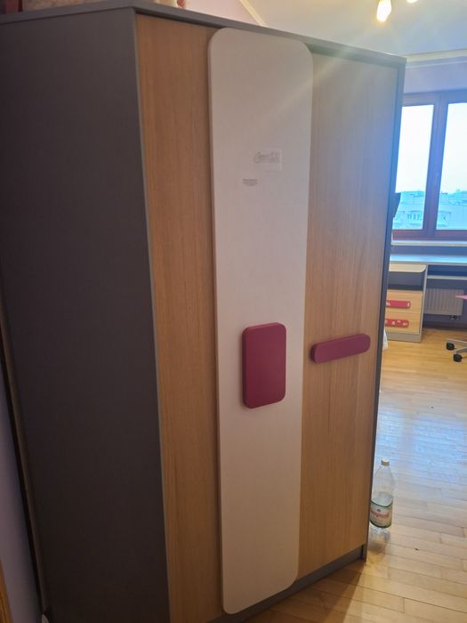 Komplet mebli do pokoju dziecięcego