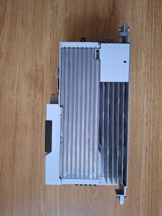 Przemiennik częstotliwości (falownik) dla silnika 3f 400VAC