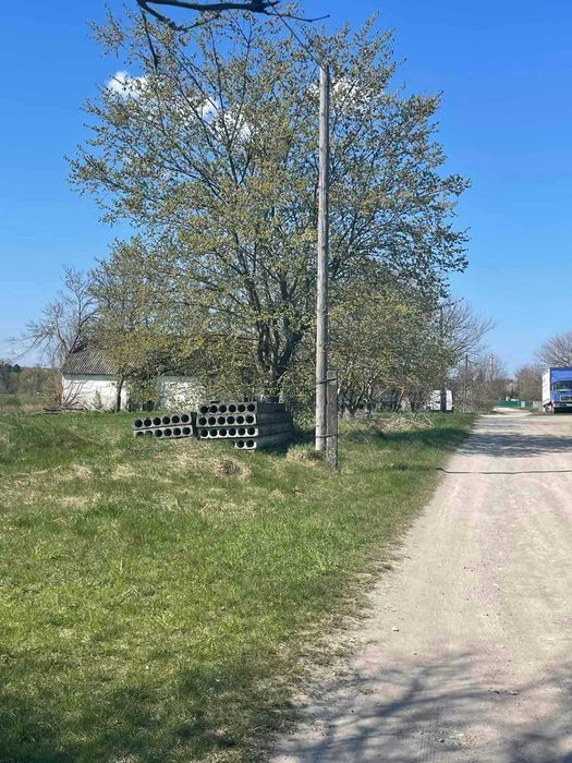 Продам земельну ділянку в с-щі Корнинське