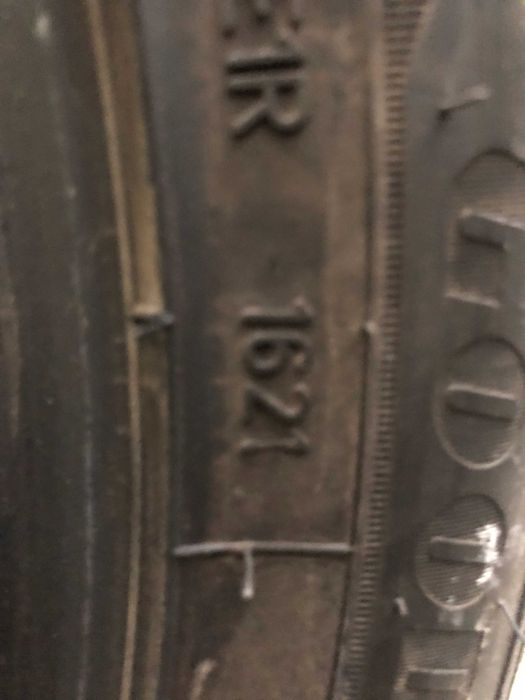 Komplet opon zimowych  255/45R20 GoodYear UG Performance + po 8mm