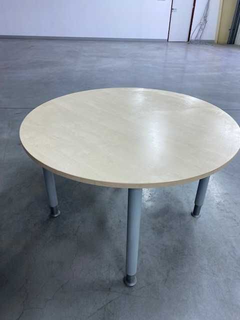 Stoły, dostawki do biurek