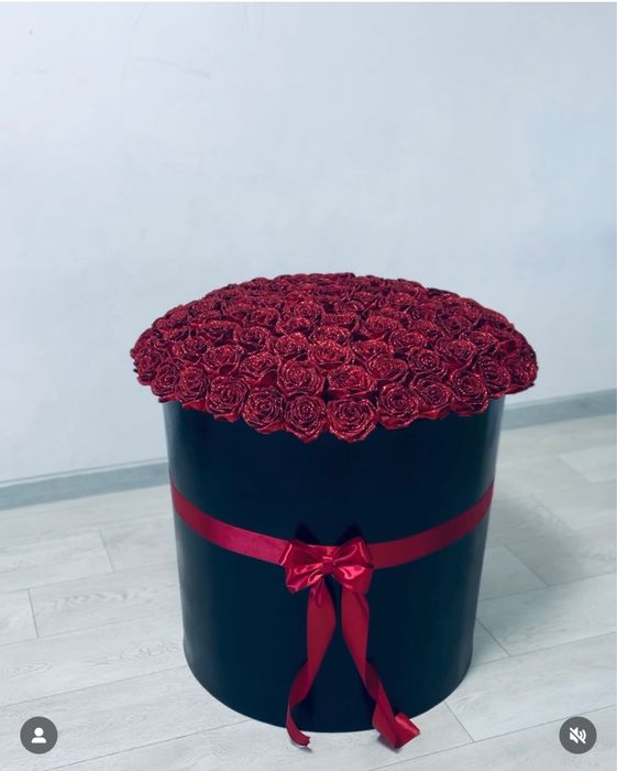 Букет з атласу , троянди, штучні квіти