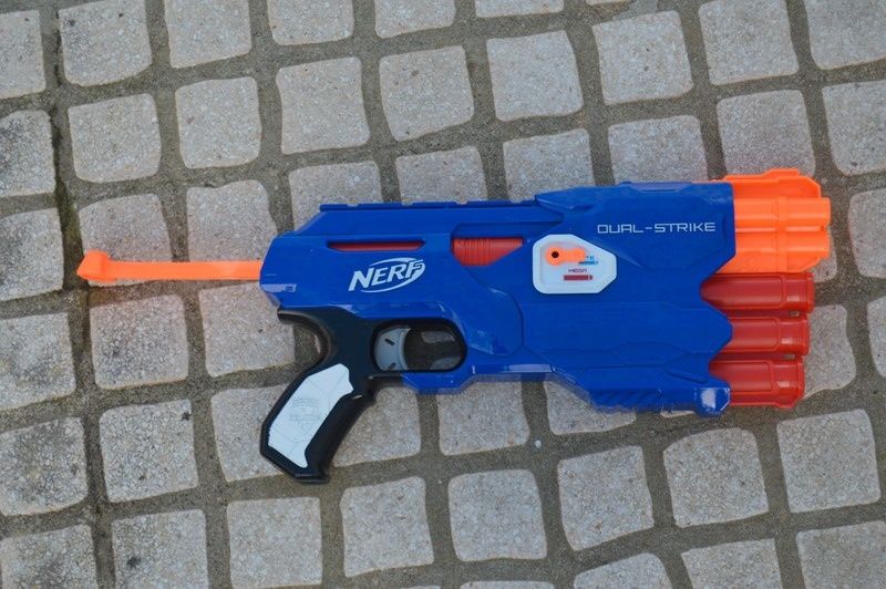 Nerf Dual-Strike