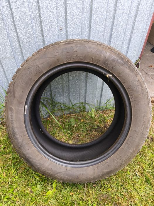 Opony zimowe SUV 215/60R 17 jak nowe