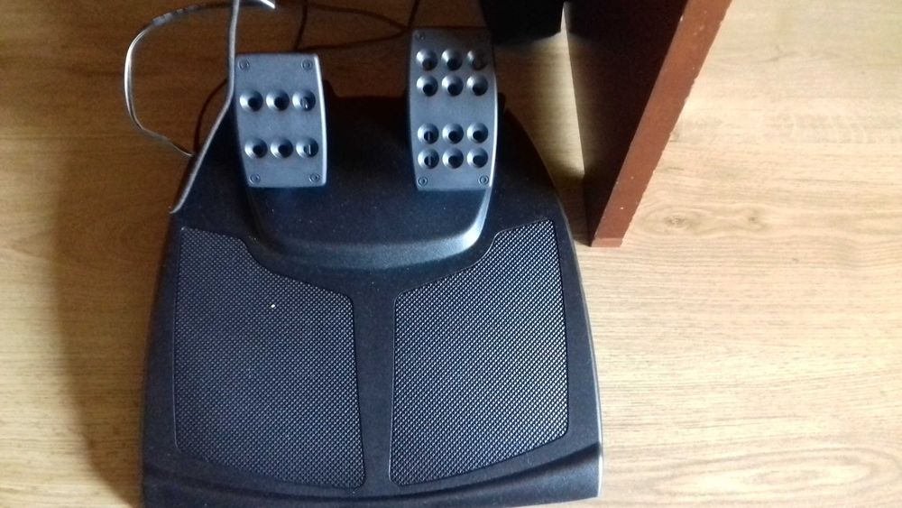 Jogo consola volante e pedais