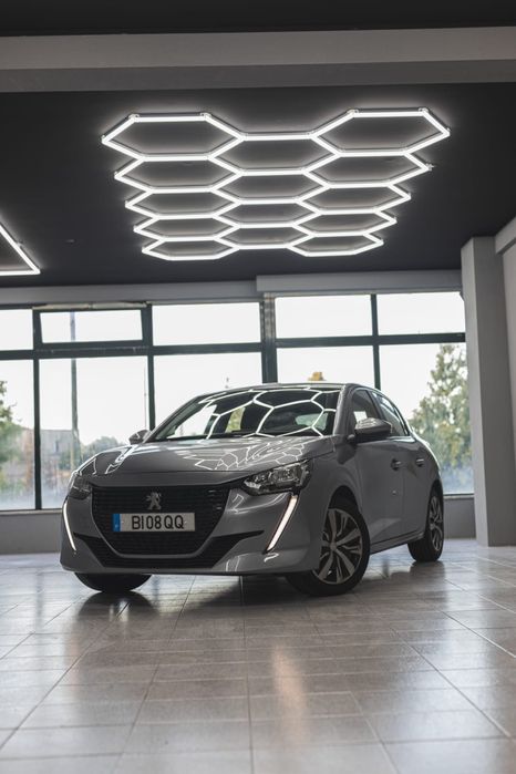 Peugeot 208 como novo