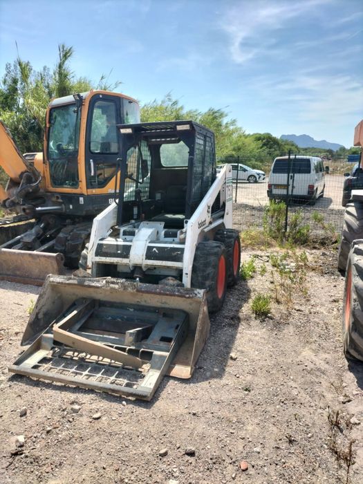 Mini carregadora Bobcat 753