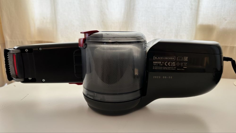 Aspirador de carro Black & Decker Pivot 12V
