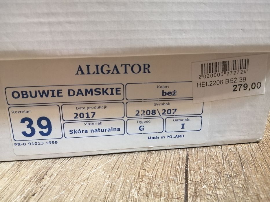 Czółenka skórzane beżowe rozm. 39