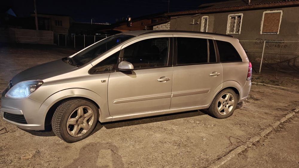 Авто від власника Опель Зафіра б