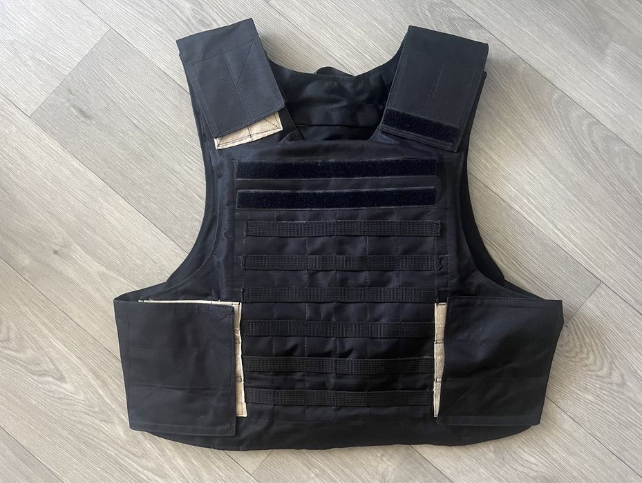 Плитоноска чорна