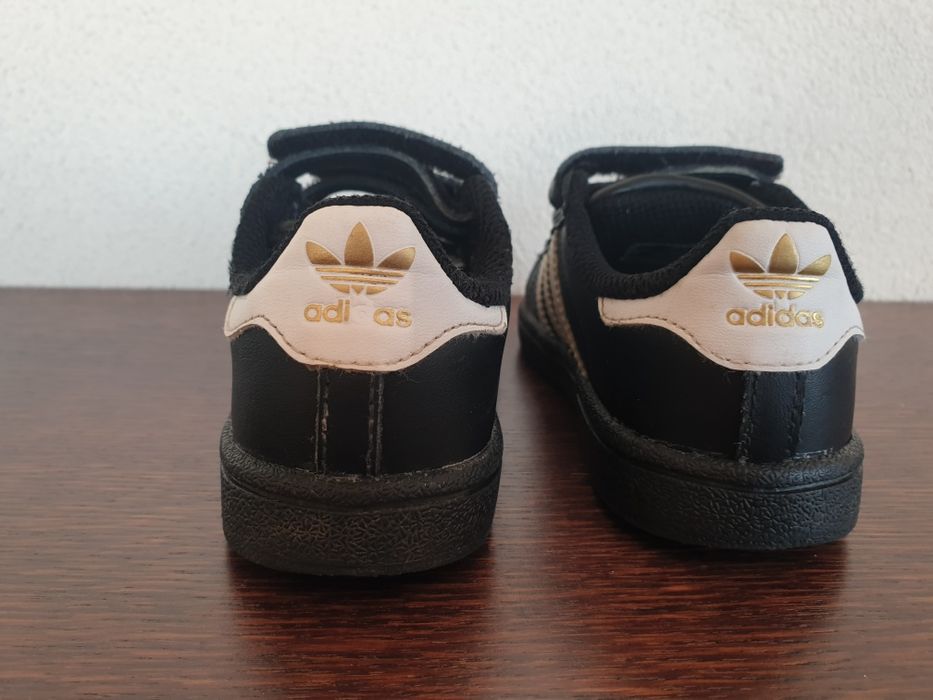 Buty Adidas superstar roz. 25 dla 3, 4 latka