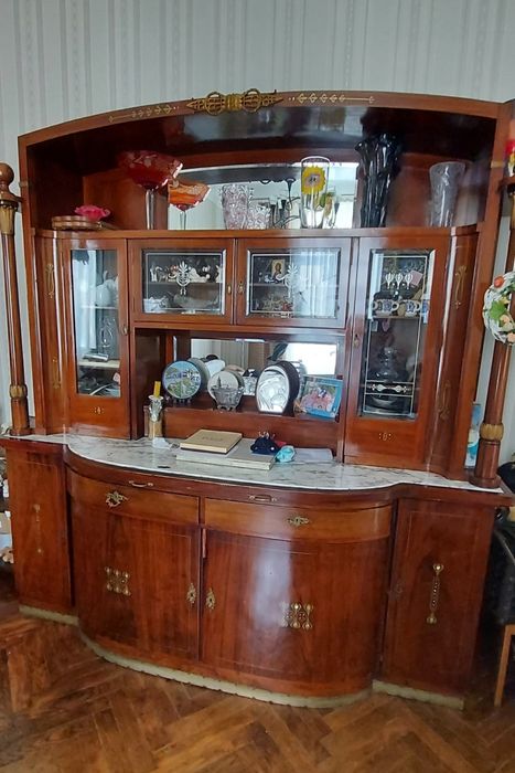 Продам автентичний сервант