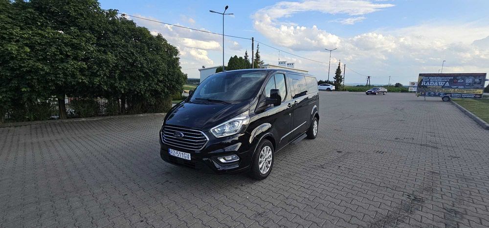 Wynajem Busa wynajem auta Ford Custom Tourneo 8 Osobowy Mercedes Rena