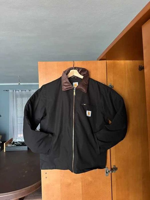 Casaco Carhartt preto com gola em bombazine – estilo workwear