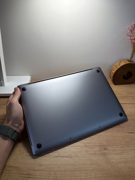 MacBook Pro 16 2019 Intel i9 32GB 1TB SSD Radeon 4Gb
