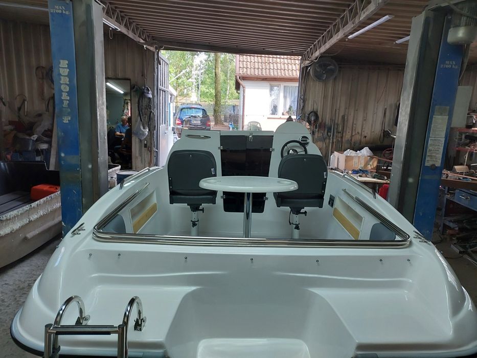 Nowa lódź kabinowa 510