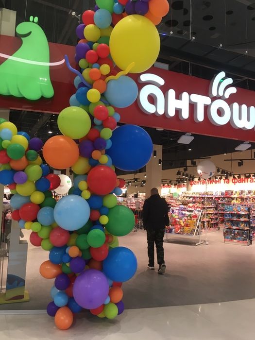 Відкриття закладу оформлення шарами кульками