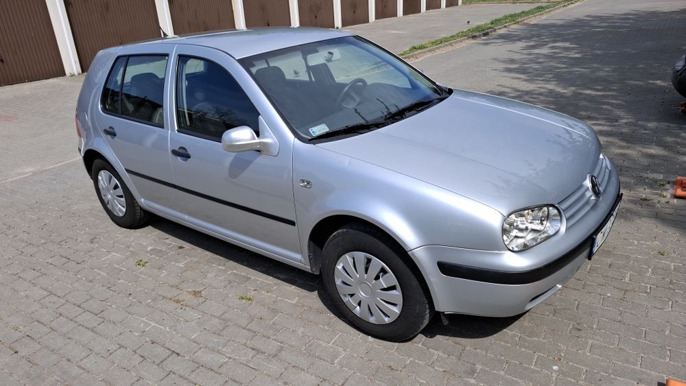 VW Golf 4 1,6 benzyna