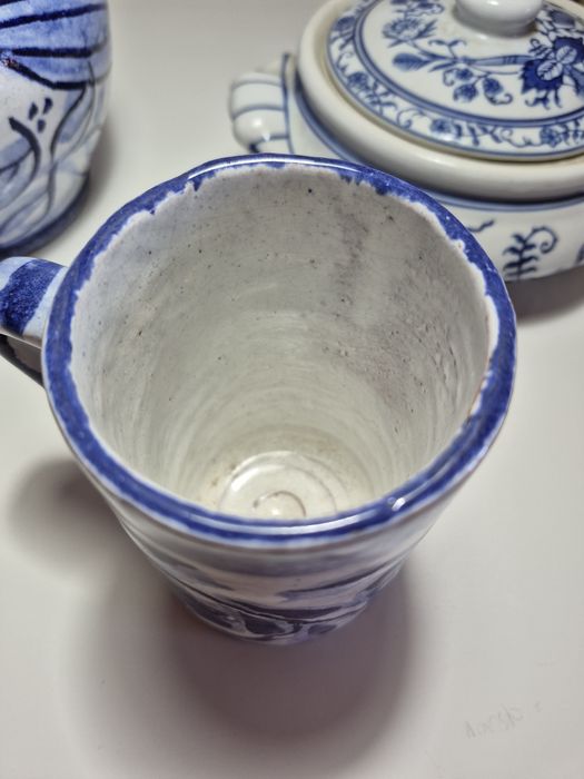 Louça de barro e cerâmica azul e branca423647547596492804