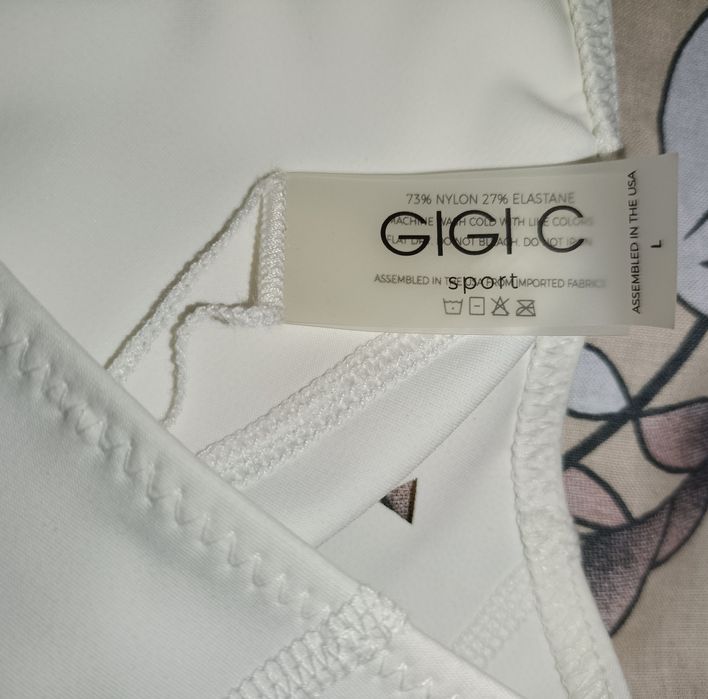 Жіноча майка для спорту