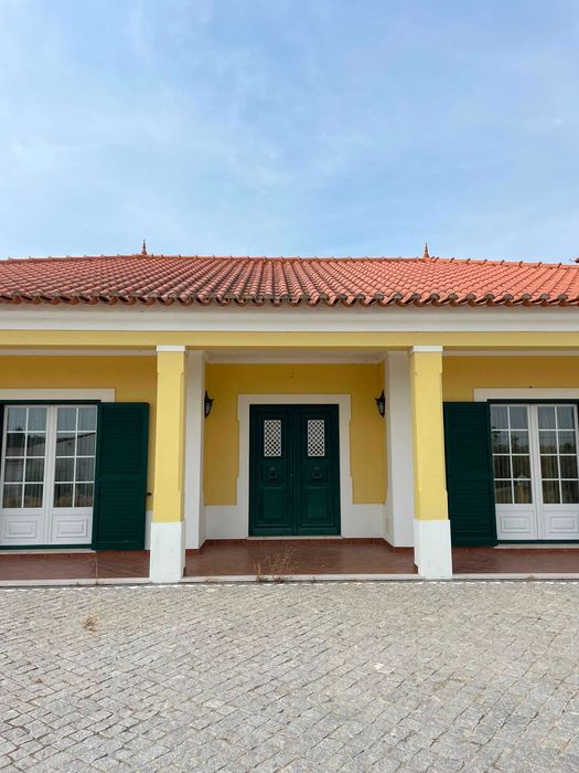 Moradia unifamiliar com terreno