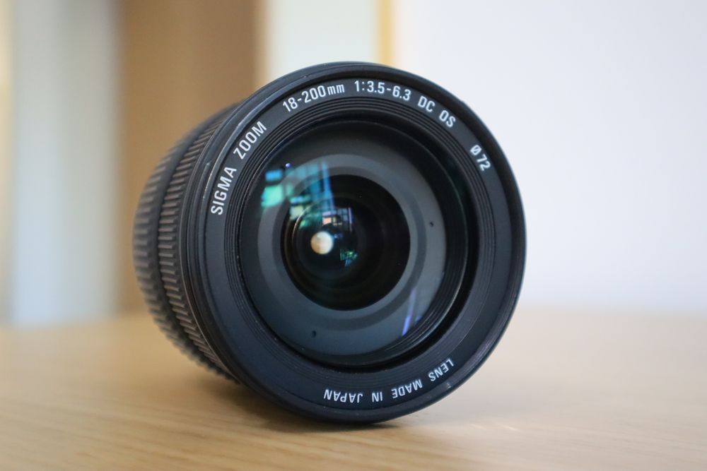 Sigma 18-200mm F/ 3.5-6.3 DC OS - Canon EF