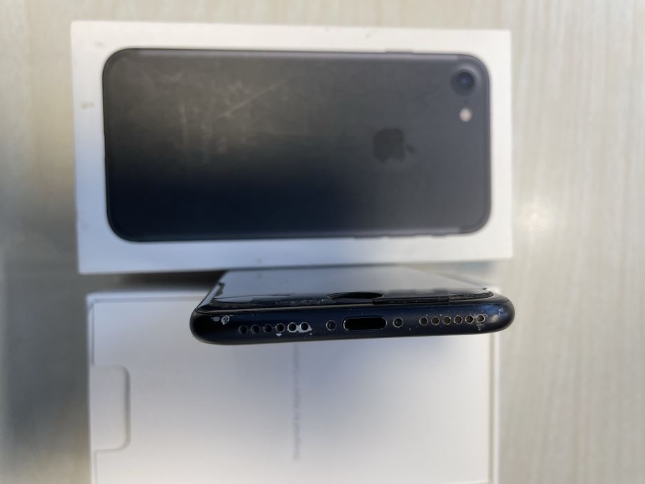 Продам Iphone 7 34 GB Black