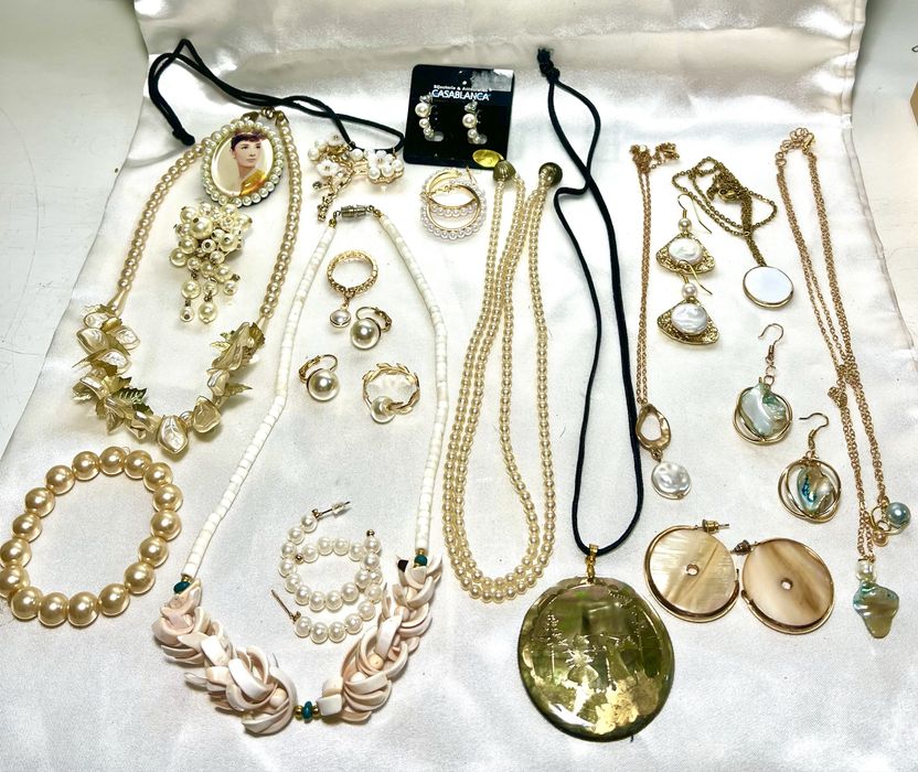 Прикраси з пелин та мушлі