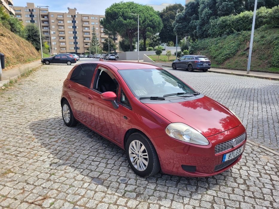 Fiat grande punto ano 2011 foto 3